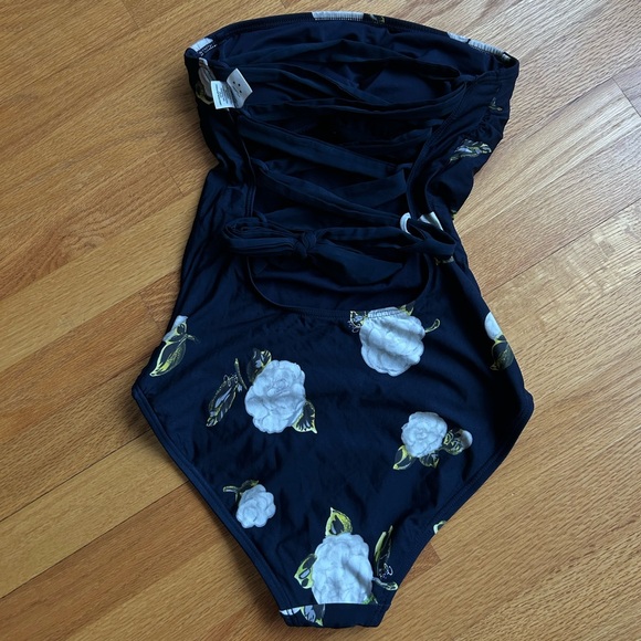 Juicy Couture Swimsuit🫧 - Picture 4 of 4